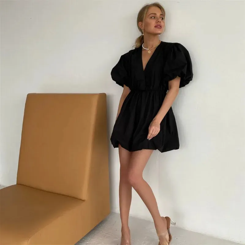 European and American Lantern Sleeve Mini Flare Dress – Sexy Pleated V-Neck A-Line for Romantic Evenings & All-Day Style
