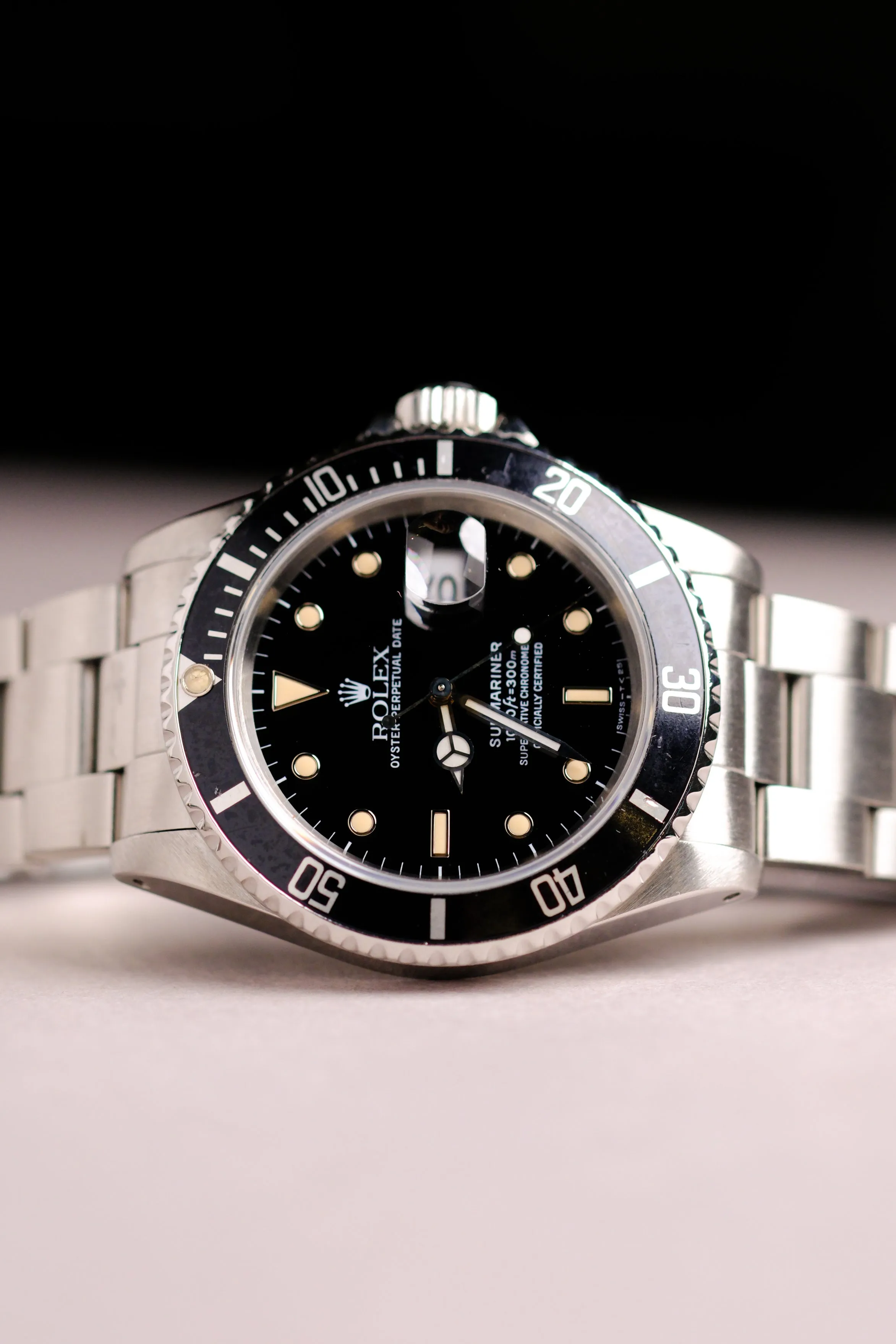 Rolex Submariner 16610 Warm Cream Patina - 1990
